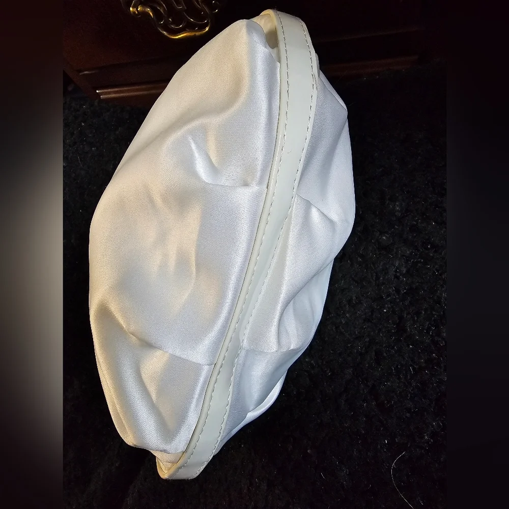 Dior Parfums White Satin Makeup Purse EUC - Picture 3 of 14